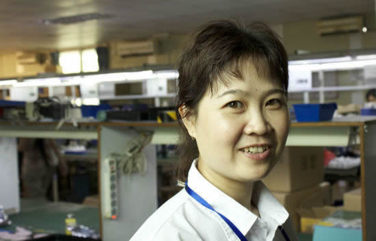 由于没有城市户口，很多外出打工的农民工只能将孩子留在农村，成为留守儿童